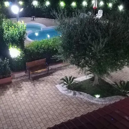 Le Lamie Di Comasia Aparthotel *